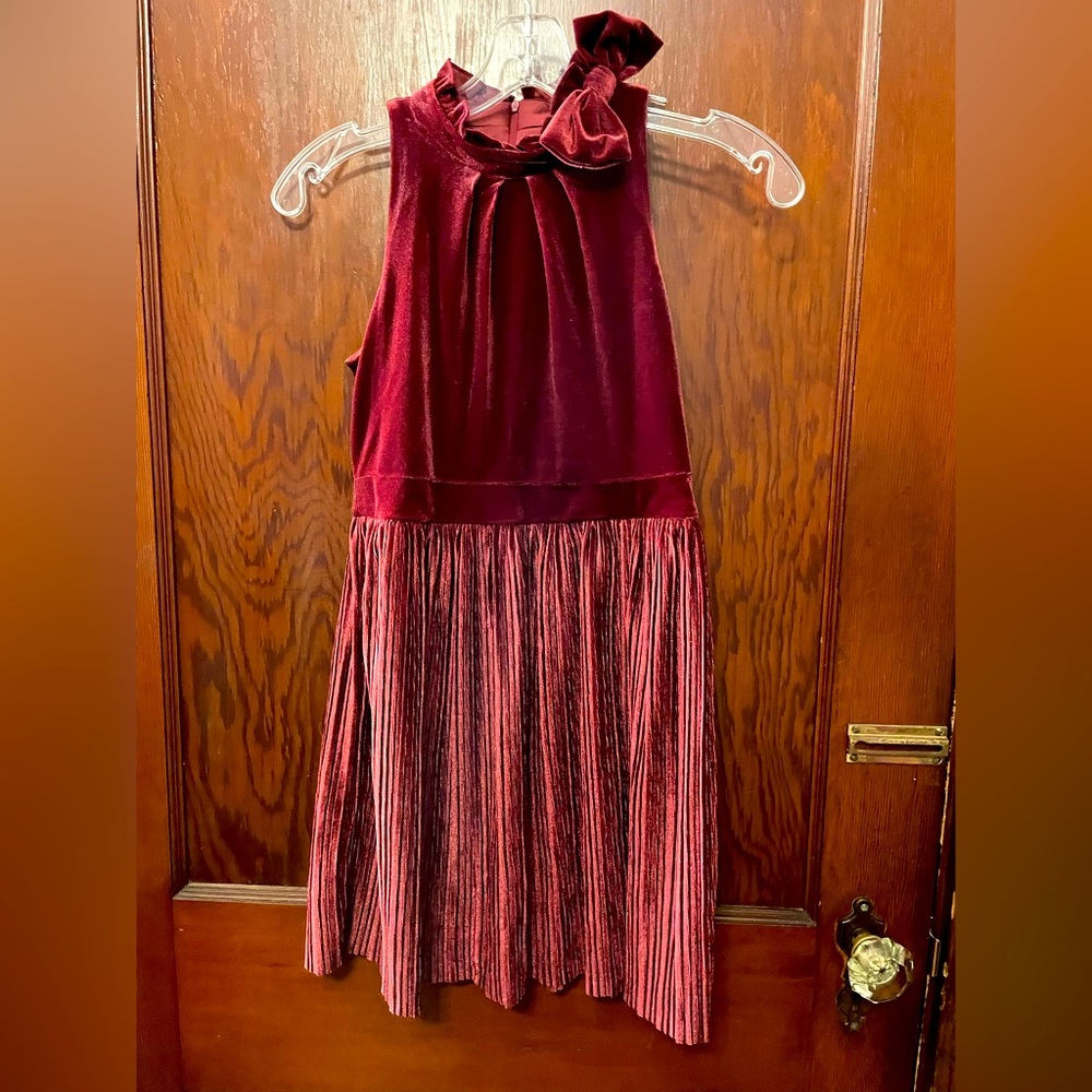 NWT - Perfect little dress for the Holidays!